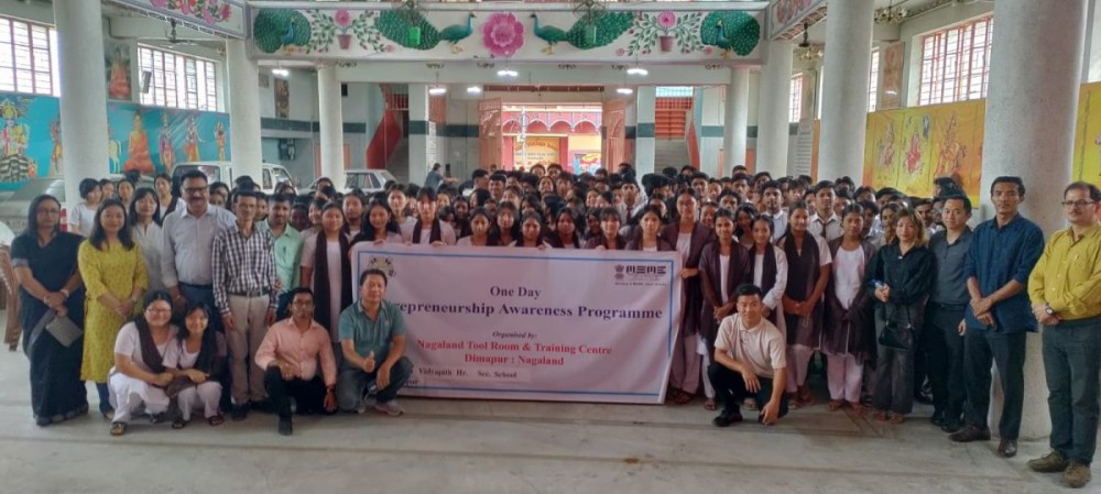 Students, faculty of Pranab Vidyapith Higher Secondary School along resource person from NTTC.